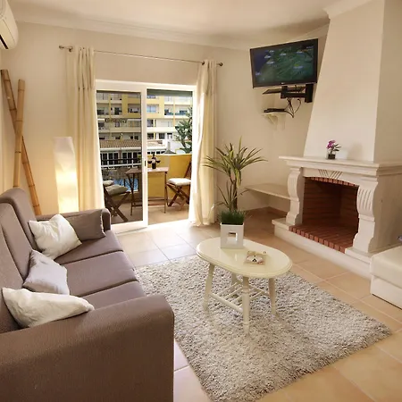 Giramar Turisticos מלון דירות לאגוּ‏ש